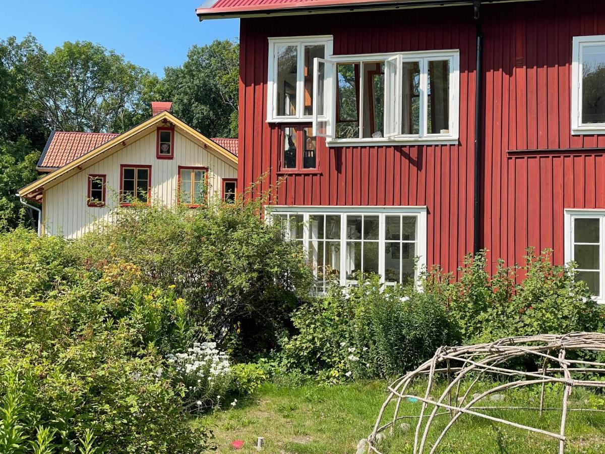 Summer Bnb Kaerlingesund Retreat Center Bed & Breakfast Uddevalla Exterior photo